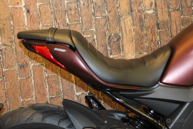 Benelli 502 C_04